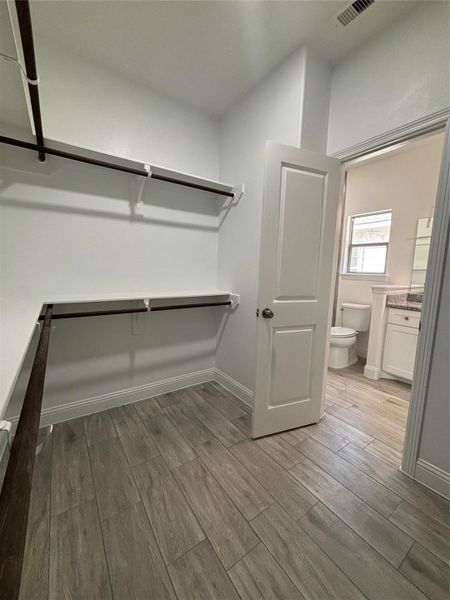 Spacious, unfurnished interior of a new home in , La Porte (Image 13).