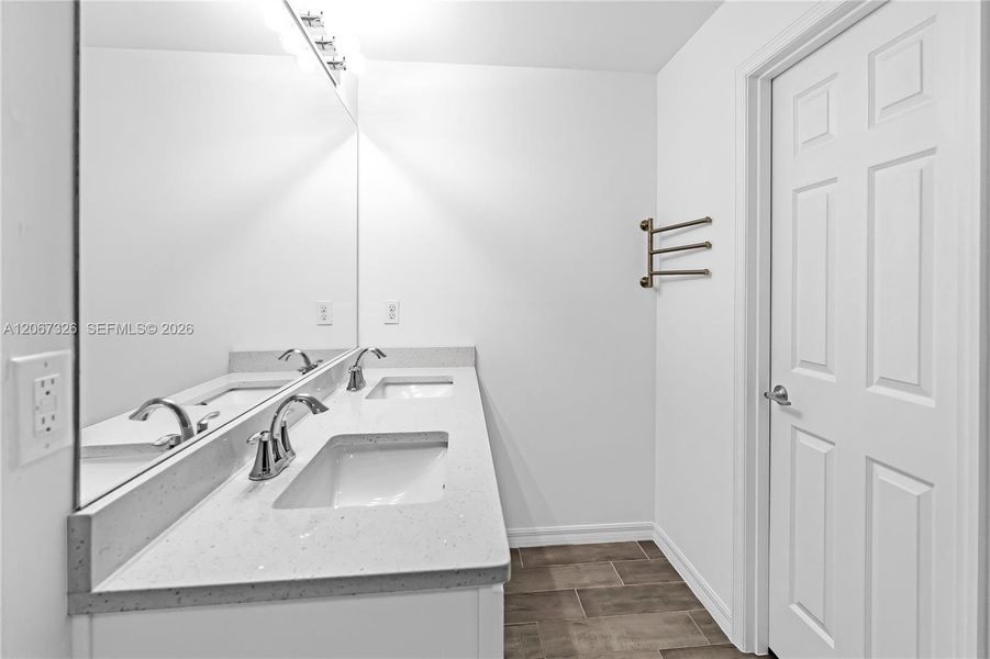 Furnished interior view inside a new home in , Cape Coral (Image 13).