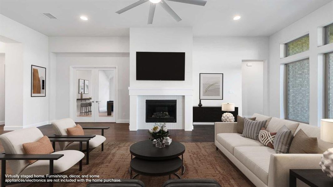 Furnished interior view inside a new home in Myrtle Creek 71', Waxahachie (Image 11). Furnished interior view inside a new home in Myrtle Creek 71', Waxahachie (Image 11).