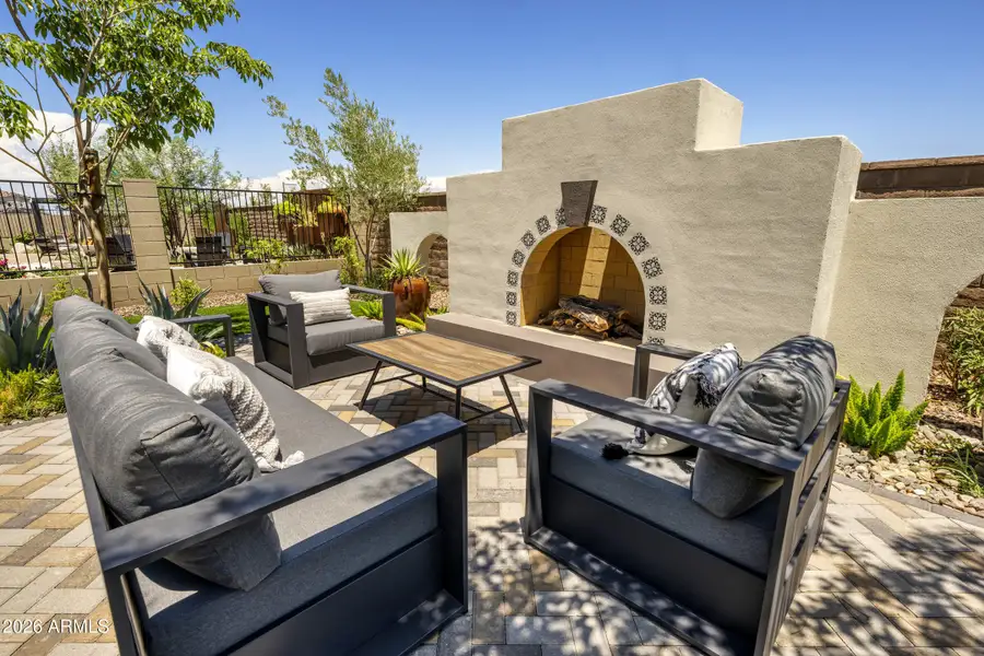 WC Backyards Avocet and Canastero Ventan