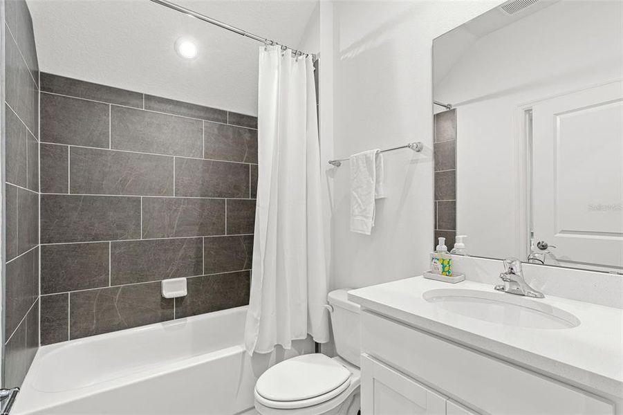Furnished interior view inside a new home in , Deland (Image 42).