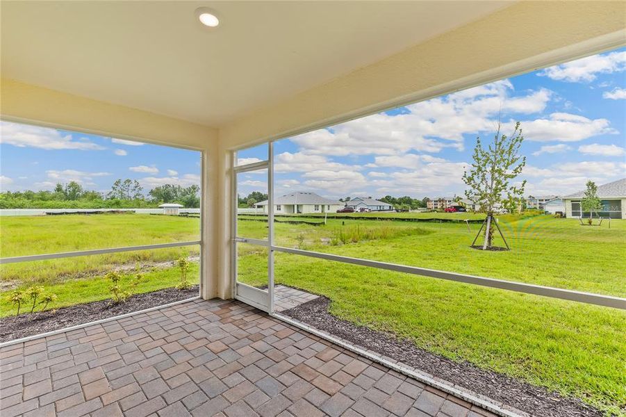 Exterior details and patio area of a home in Heritage Lake Park, Punta Gorda (Image 13).