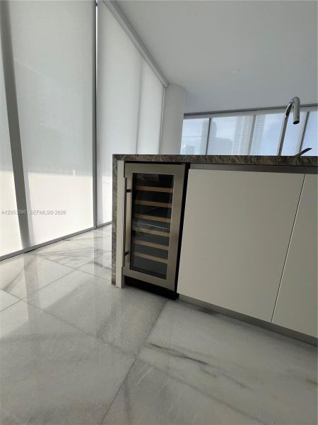 Spacious, unfurnished interior of a new home in , Miami (Image 16).