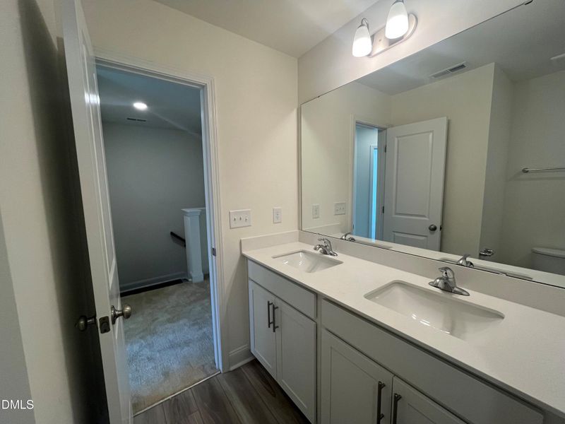 Bath 2 w/Dual vanities Bath 2 w/Dual vanities