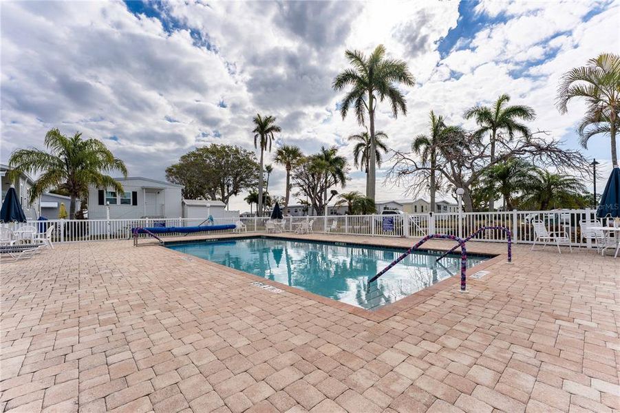 Community amenities in , Longboat Key (Image 25).