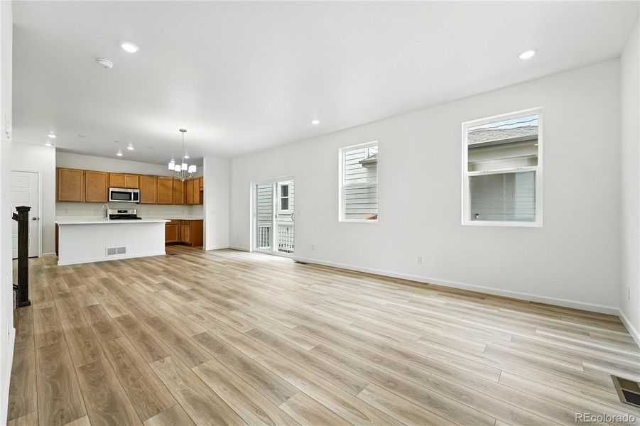 2086 Wagon Wheel Aly ~ Ready Now