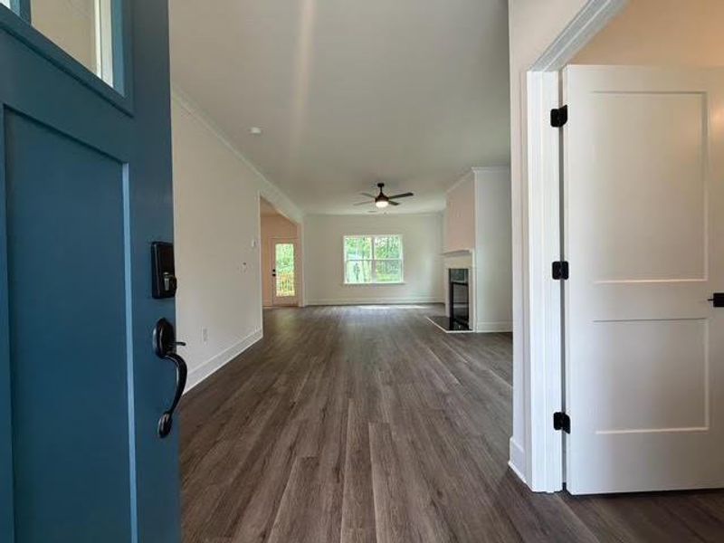 Spacious, unfurnished interior of a new home in Tuscany Hills, Douglasville (Image 24).