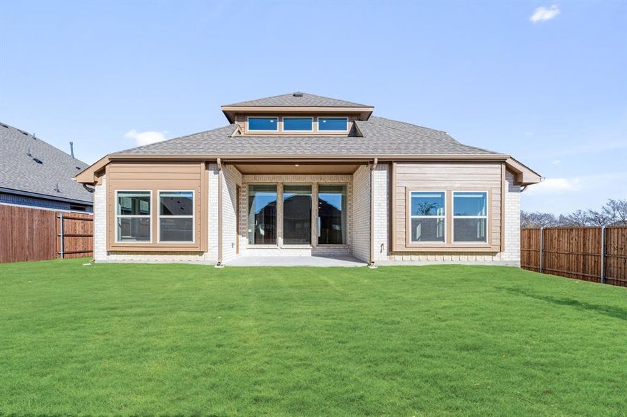 Exterior details and patio area of a home in Timberbrook, Justin (Image 27).