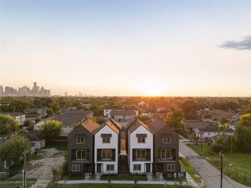 Just minutes from Downtown Houston, East River HTX, and surrounded by new restaurants and coffee shop, everything you need right outside your door. Schedule your showing today! Just minutes from Downtown Houston, East River HTX, and surrounded by new restaurants and coffee shop, everything you need right outside your door. Schedule your showing today!