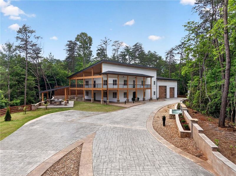 Image 77 of a home in .