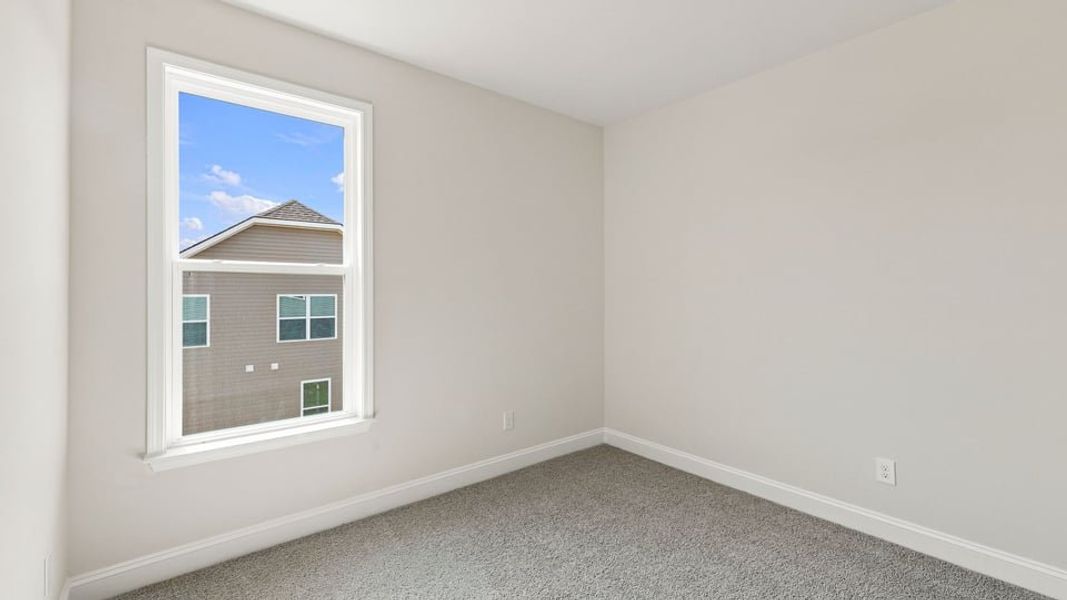 Spacious, unfurnished interior of a new home in Shadowood, Seneca (Image 23).