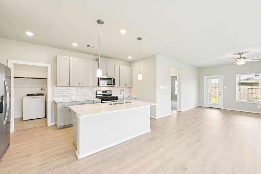 Photo is not of the actual home, but is an inspirational photo of builder’s model home and may depict options, furnishings, and/or decorator features that are not included Photo is not of the actual home, but is an inspirational photo of builder’s model home and may depict options, furnishings, and/or decorator features that are not included