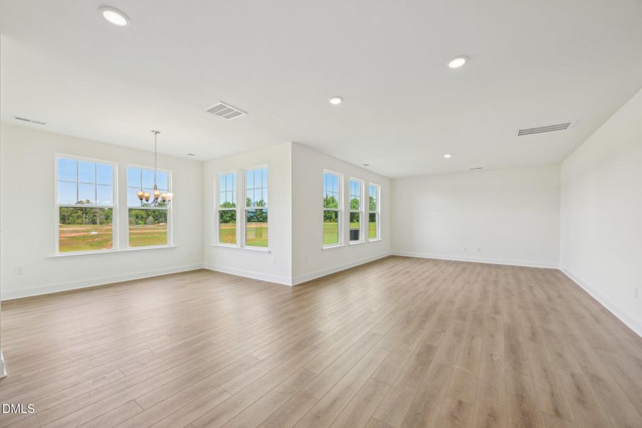 23-web-or-mls-124 Willow Cameron Way-230