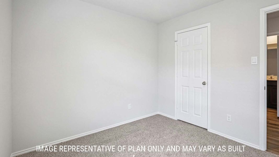 Spacious, unfurnished interior of a new home in The Villages at Schwertner Ranch, Jarrell (Image 22).