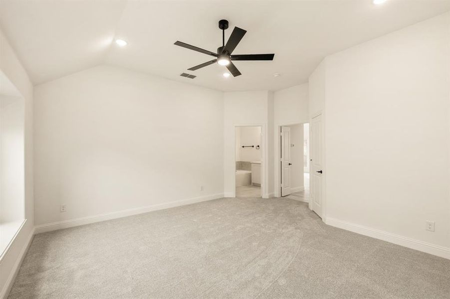 Spacious, unfurnished interior of a new home in West Crossing, Anna (Image 19).