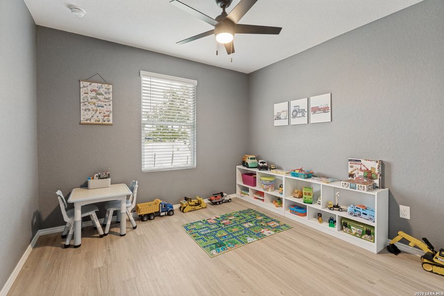 Furnished interior view inside a new home in Saengerhalle Meadows, New Braunfels (Image 14).