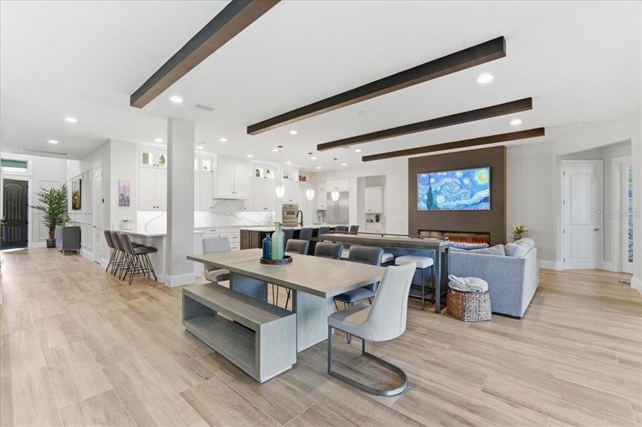 Furnished interior view inside a new home in , Orlando (Image 53).