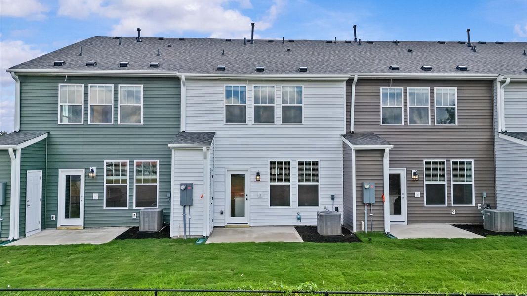 Exterior details and patio area of a home in Saluda Crossing, Piedmont (Image 22).