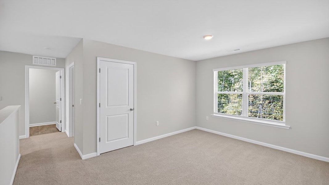 Representative unfurnished interior of a home built from the HAYDEN by D.R. Horton in Olive Branch, Clayton (Image 16).
