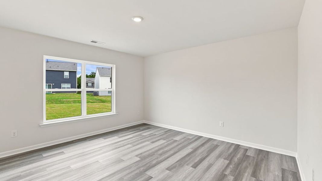 Spacious, unfurnished interior of a new home in Lakestone, Woodruff (Image 17).