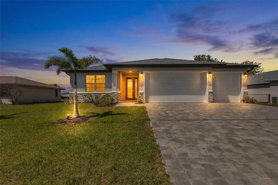 Exterior details and patio area of a home in , Punta Gorda (Image 3).