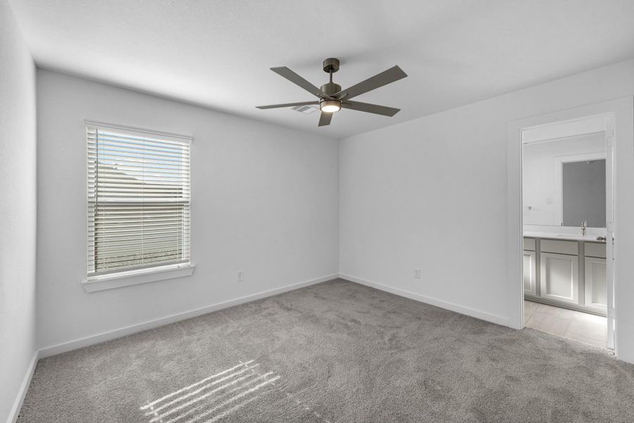 Spacious, unfurnished interior of a new home in Beacon Hill, Waller (Image 15).