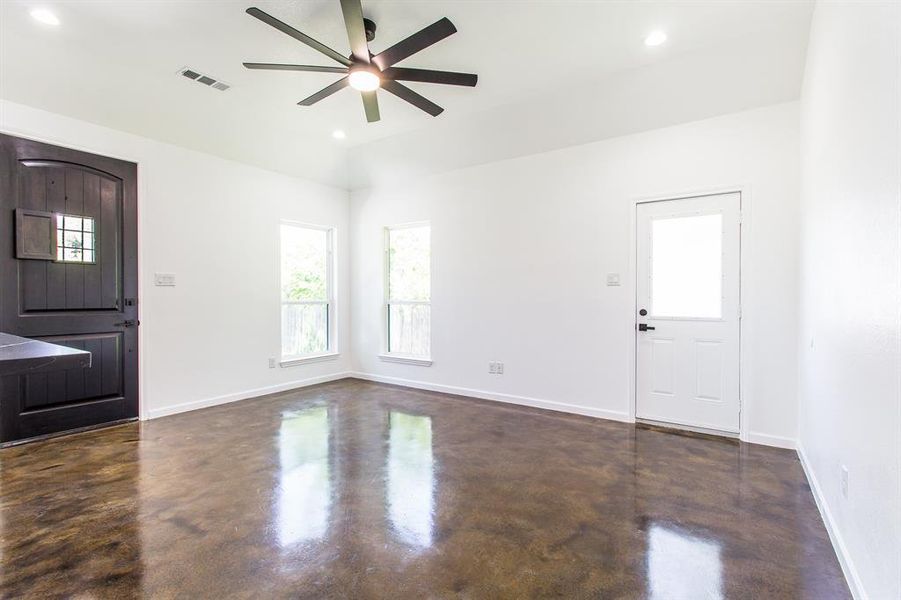 Foyer entrance with ceiling fan