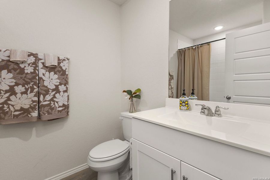 Furnished interior view inside a new home in Saengerhalle Meadows, New Braunfels (Image 17). Furnished interior view inside a new home in Saengerhalle Meadows, New Braunfels (Image 17).