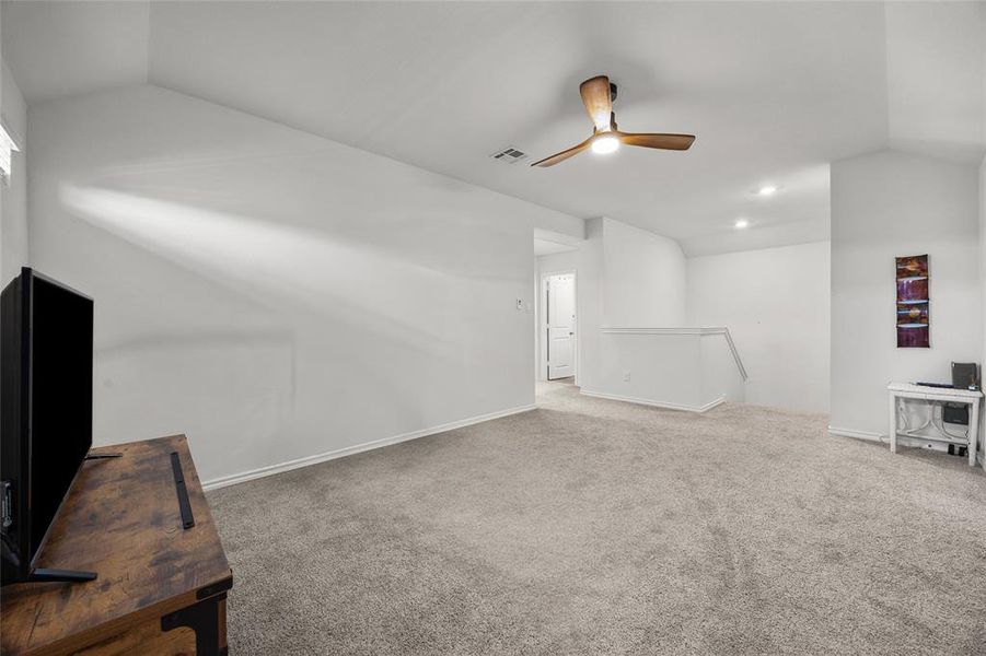 Spacious, unfurnished interior of a new home in Stonehaven, Caddo Mills (Image 25).