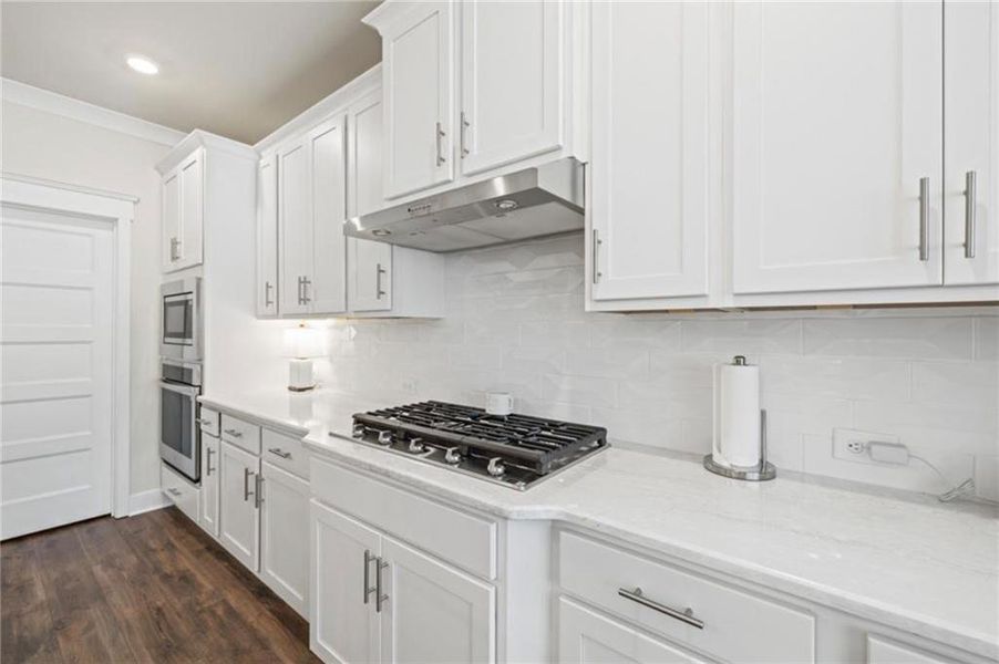 Furnished interior view inside a new home in Rosewood Lake Estates, Hoschton (Image 3). Furnished interior view inside a new home in Rosewood Lake Estates, Hoschton (Image 3).