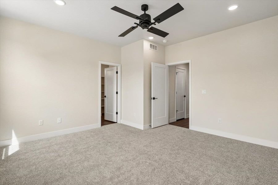 Spacious, unfurnished interior of a new home in Pony Park, Colorado Springs (Image 14).