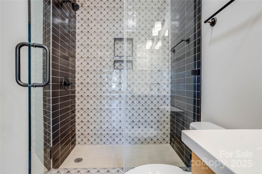 Furnished interior view inside a new home in , Kings Mountain (Image 9).