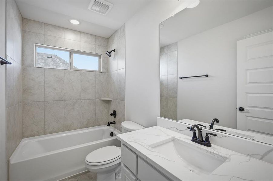 Furnished interior view inside a new home in Meadow Vista, Anna (Image 12).