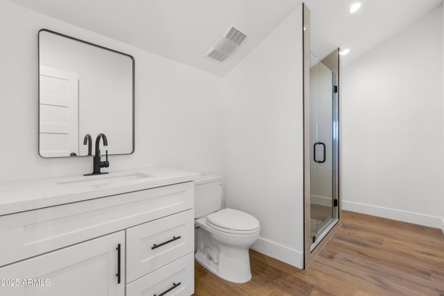 Loft bathroom/Laundry