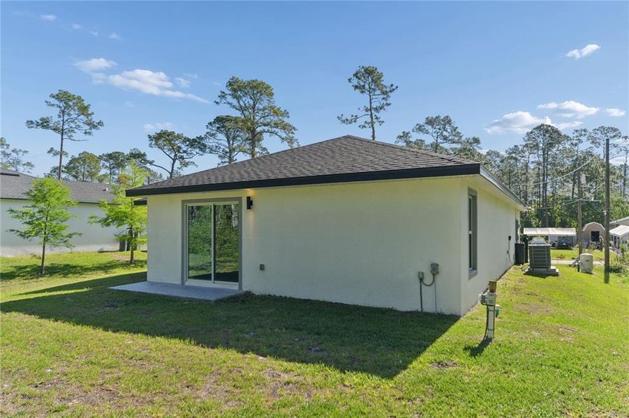 Exterior details and patio area of a home in , Deland (Image 23).