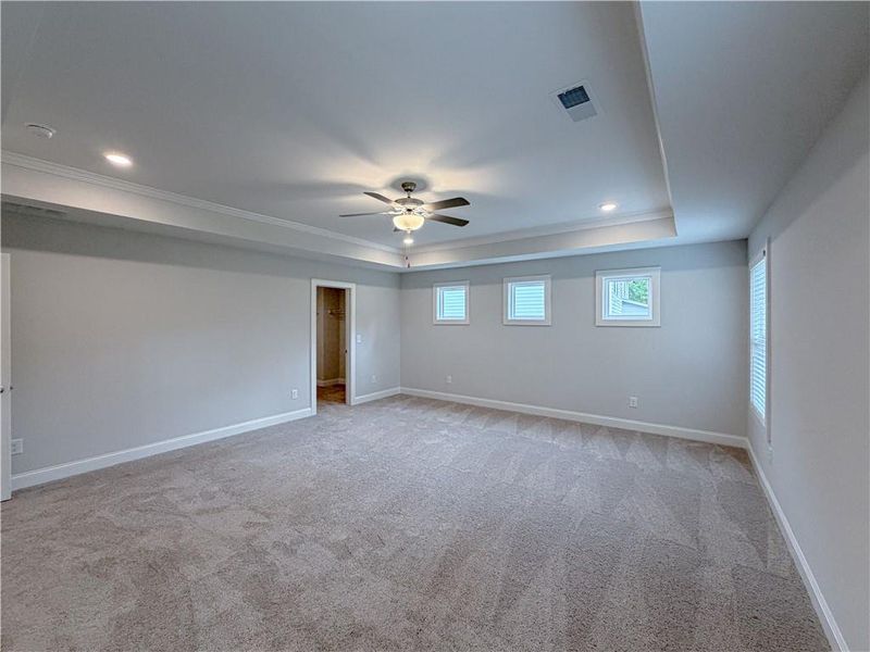 Spacious, unfurnished interior of a new home in , Dallas (Image 34).