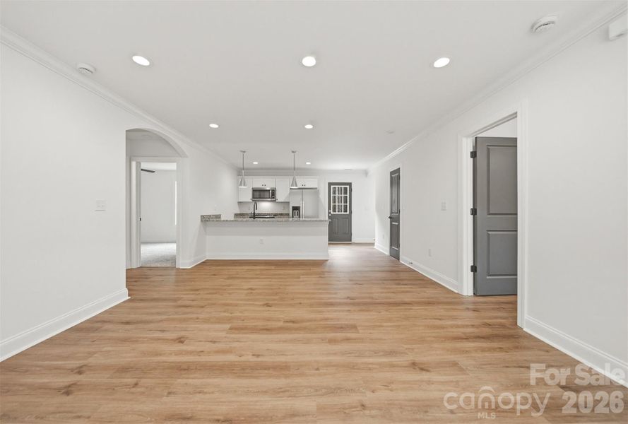 Spacious, unfurnished interior of a new home in , Hickory (Image 10).