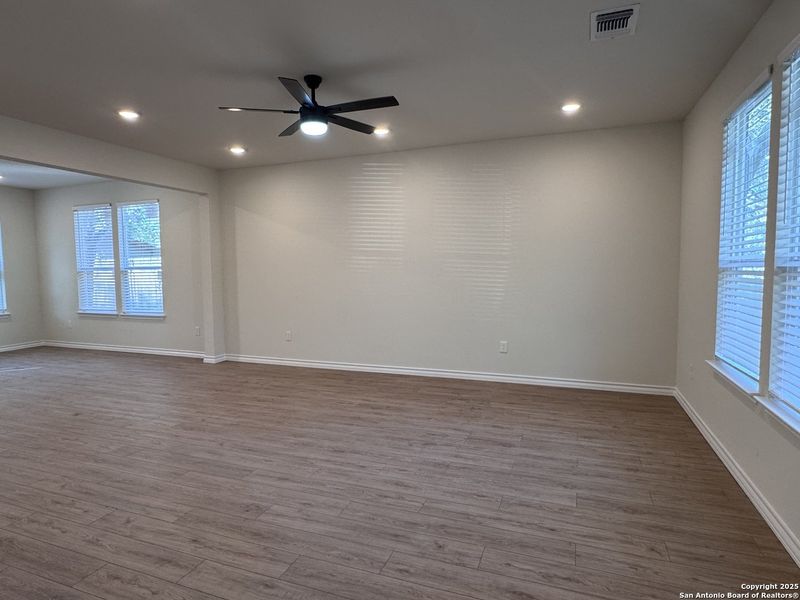 Spacious, unfurnished interior of a new home in , San Antonio (Image 13).