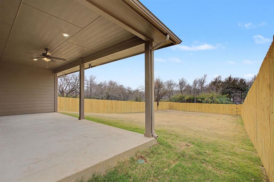 Exterior details and patio area of a home in , Dallas (Image 3).
