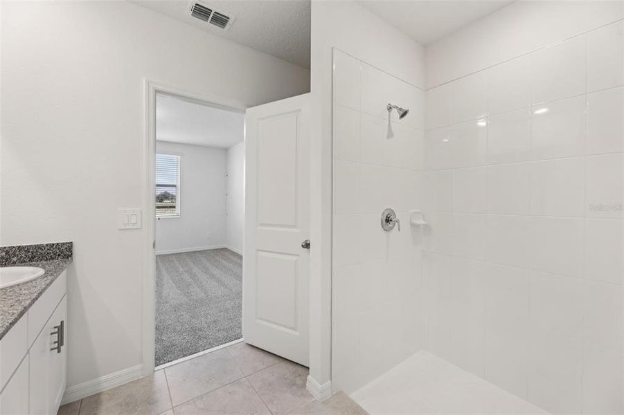 Spacious, unfurnished interior of a new home in Crosswinds - Signature Series, Haines City (Image 22).