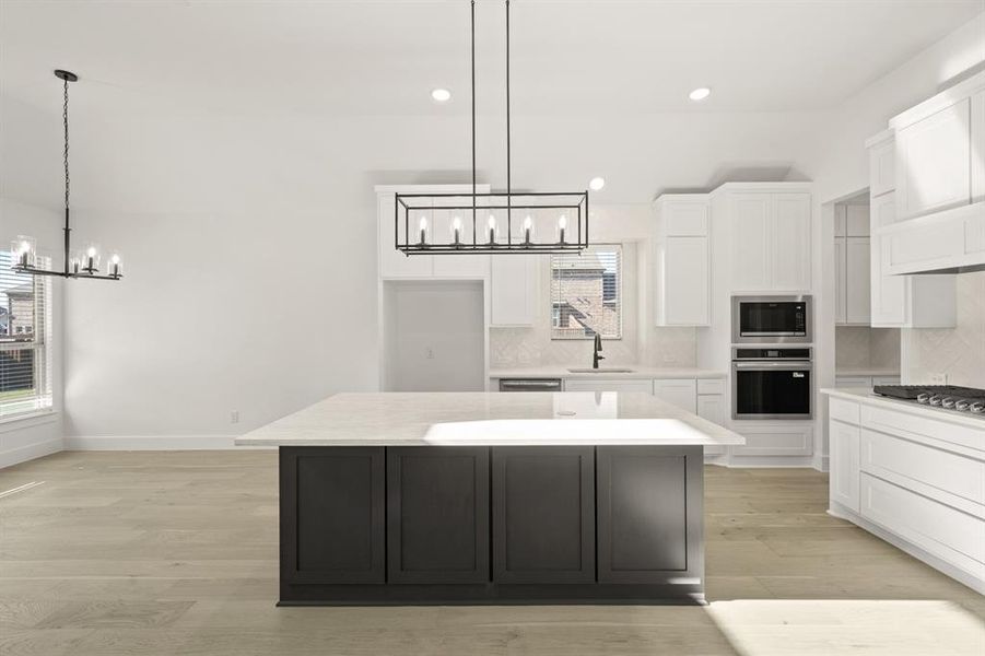 402 Crestview- Kitchen-2