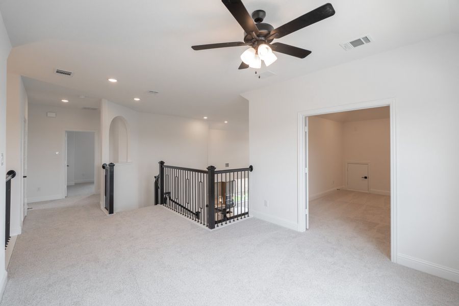 Spacious, unfurnished interior of a new home in Enclave at Legacy Hills, Celina (Image 21).