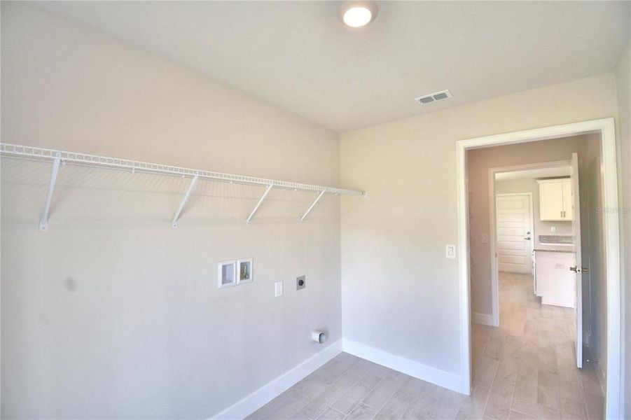 Spacious, unfurnished interior of a new home in Lake Juliana Estates, Auburndale (Image 20).