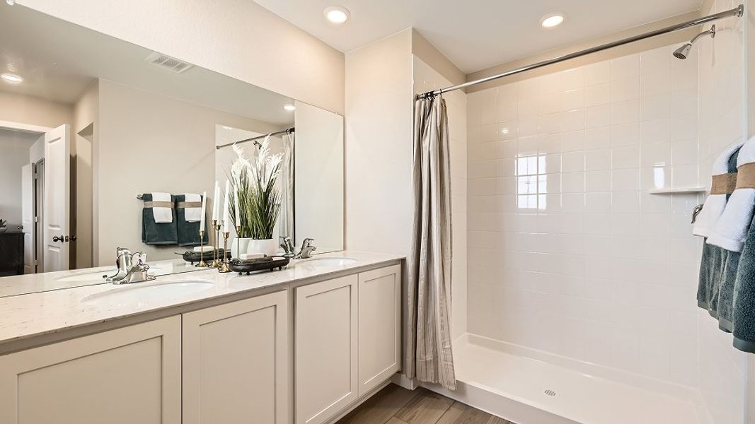 2505 Fir Owners Bath F2 F1