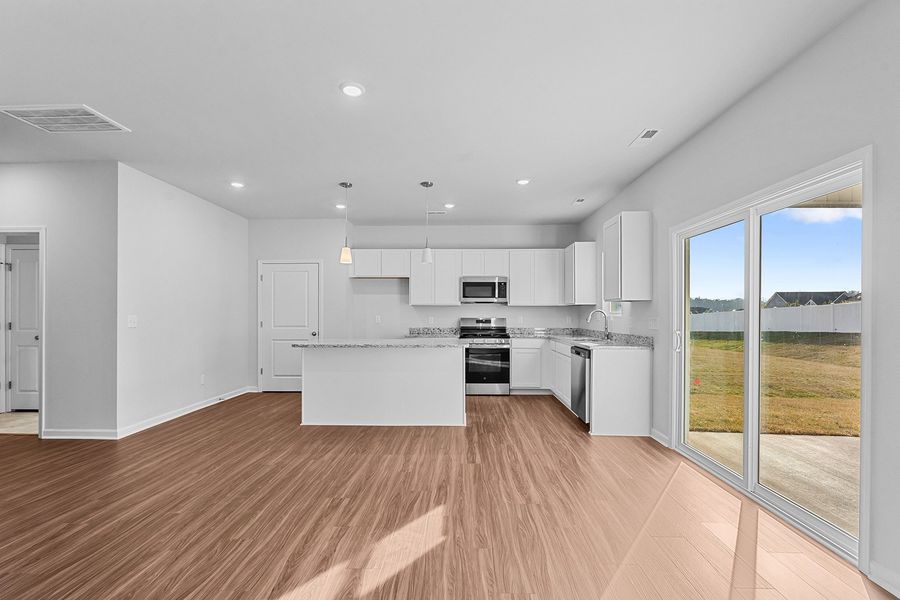 Spacious, unfurnished interior of a new home in Hanes Lake, Winston-Salem (Image 20).