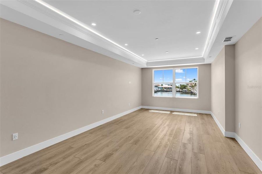 Primary Bedroom w/sitting room Primary Bedroom w/sitting room