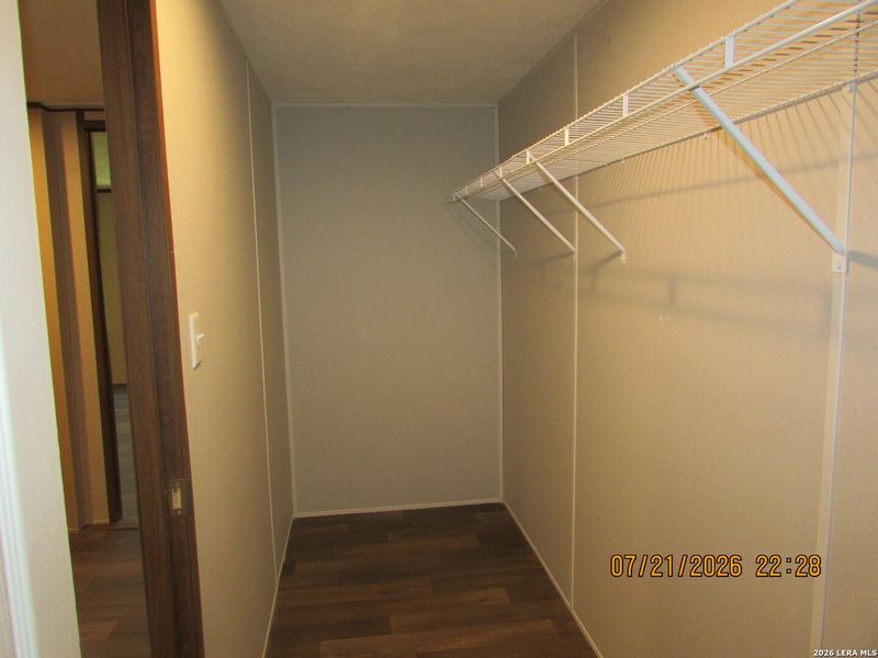 Spacious, unfurnished interior of a new home in , San Antonio (Image 15).