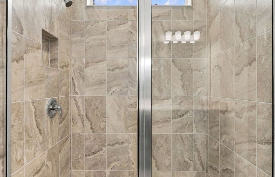 Close-up of interior finishes inside a home in Evergreen, Thonotosassa (Image 14).