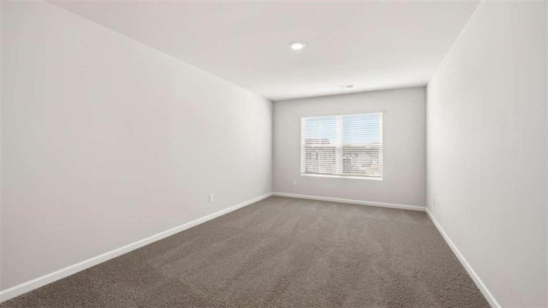 Spacious, unfurnished interior of a new home in Oakchase at Hampton, Hampton (Image 25).