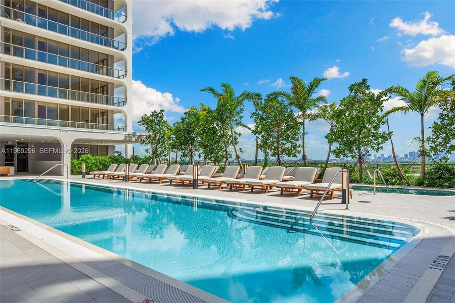 Condo located in Miami, FL showcasing its design and architecture (Image 22).